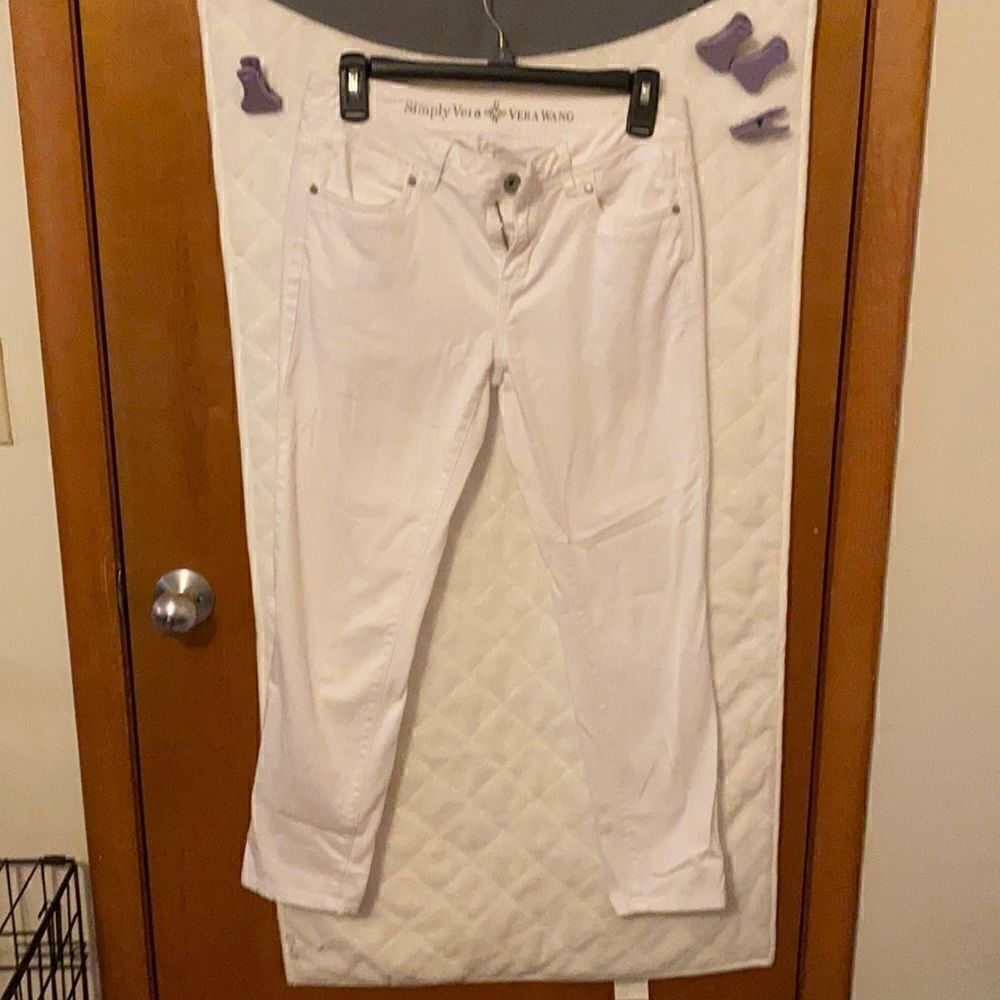 White skinny ankle jeans 